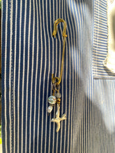 Load image into Gallery viewer, Lapel Pin - Sparrow
