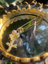 Load image into Gallery viewer, Lapel Pin - Sparrow
